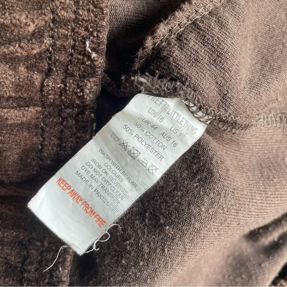 PRETTYLITTLETHING Brown Velvet Y2K Joggers - Picture 8 of 8